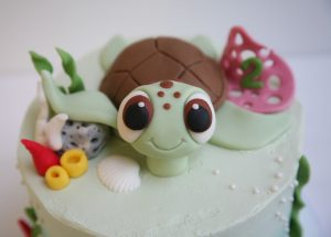 Fondant turtle cake topper