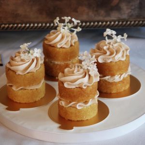 Mini cakes wedding treats