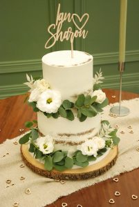 Rustic greenery wedding cake