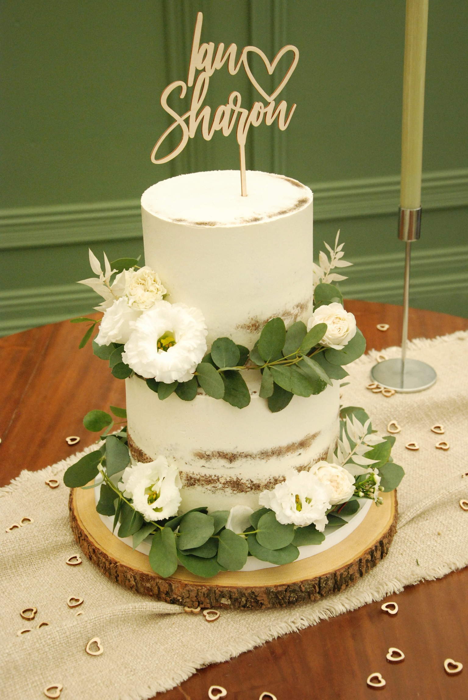 Rustic greenery wedding cake