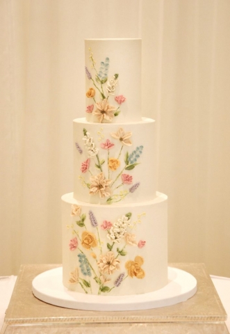 Cottage garden wedding cake buttercream flowers